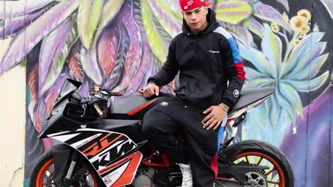 Snapshot of santiagoreyesft chatting on February 3, 2026, 4:10 am Santi Reyes online show from February 3, 2026, 4:10 am