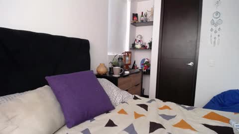 Santii online show from February 4, 2025, 3:36 pm