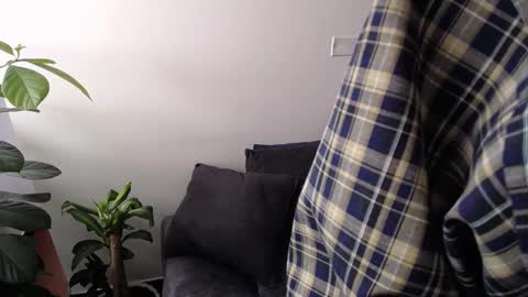 Santii online show from February 6, 2025, 4:47 pm