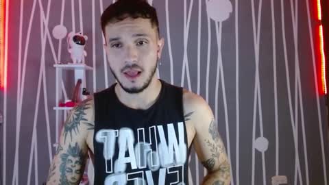 Snapshot of santti_torres chatting on February 18, 2025, 3:10 am Santy Torres online show from February 18, 2025, 3:10 am