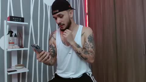 Snapshot of santti_torres chatting on November 6, 2025, 5:08 am Santy Torres online show from November 6, 2025, 5:08 am