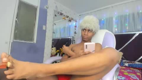 Snapshot of santy_bigcock_01 chatting on November 28, 2025, 1:47 pm santy online show from November 28, 2025, 1:47 pm