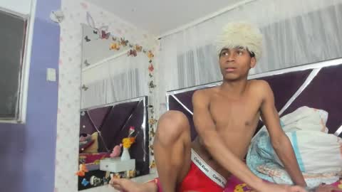 Snapshot of santy_bigcock_01 chatting on December 23, 2025, 5:05 am santy online show from December 23, 2025, 5:05 am