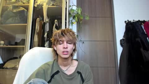 kitty online show from February 19, 2025, 3:28 am