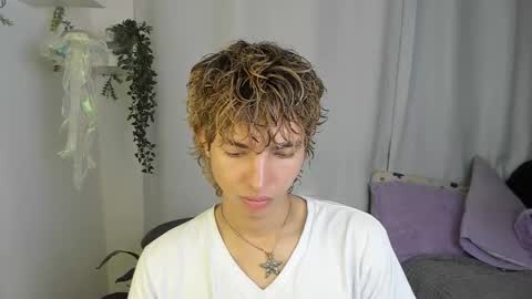 kitty online show from October 17, 2025, 2:37 am