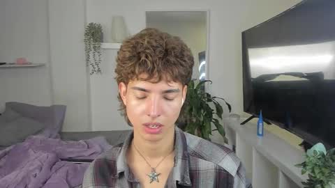 kitty online show from November 11, 2025, 4:23 am