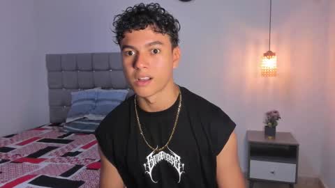 Snapshot of santy_stump chatting on February 4, 2026, 12:05 am santy_stump online show from February 4, 2026, 12:05 am