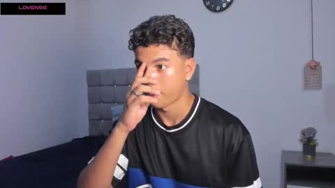 Snapshot of santy_stump chatting on February 15, 2026, 7:21 pm santy_stump online show from February 15, 2026, 7:21 pm