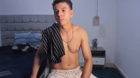 Snapshot of santy_stump chatting on February 17, 2026, 11:33 pm santy_stump online show from February 17, 2026, 11:33 pm