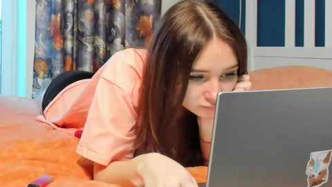 santythousand online show from December 15, 2025, 10:19 am