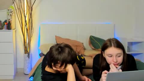 santythousand online show from February 18, 2026, 7:43 pm