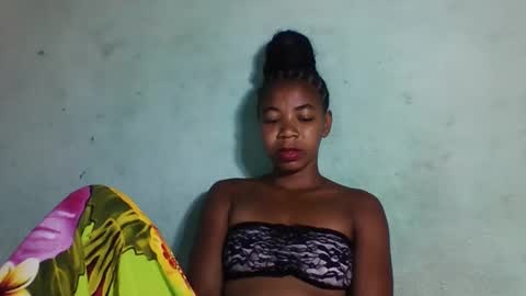 sanyah0123 online show from November 26, 2025, 4:35 am