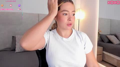 Snapshot of saori_newman chatting on February 11, 2026, 11:48 am Saori online show from February 11, 2026, 11:48 am