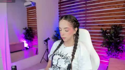 Snapshot of sapphire_venus chatting on February 22, 2026, 11:58 pm Valerin online show from February 22, 2026, 11:58 pm