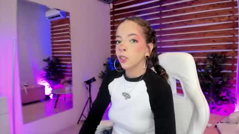 Snapshot of sapphire_venus chatting on February 25, 2026, 1:37 am Valerin online show from February 25, 2026, 1:37 am