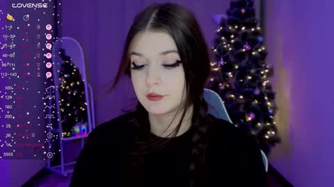 Snapshot of sapphiresiren_ chatting on December 18, 2025, 5:41 pm Ulyana online show from December 18, 2025, 5:41 pm