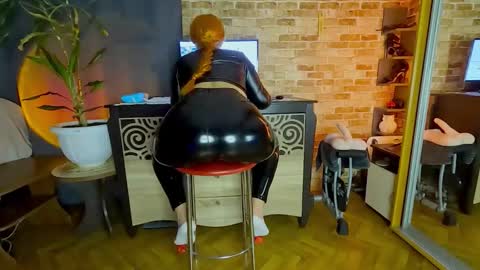 Snapshot of sara__foxy chatting on February 1, 2026, 2:10 am sara foxy online show from February 1, 2026, 2:10 am