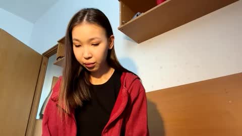 Snapshot of sara_asakura chatting on October 15, 2025, 1:33 pm Sara online show from October 15, 2025, 1:33 pm