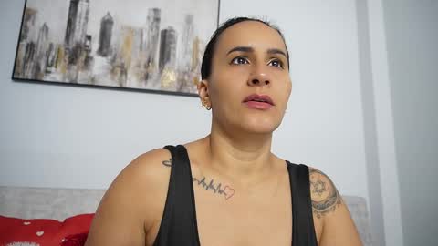 Snapshot of sara_charmy chatting on October 13, 2025, 12:05 pm online show from October 13, 2025, 12:05 pm