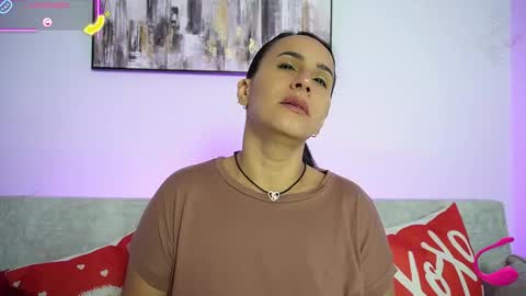 Snapshot of sara_charmy chatting on November 30, 2025, 11:47 am online show from November 30, 2025, 11:47 am