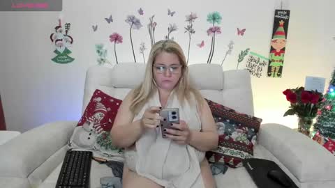 Sara Crowe online show from December 24, 2024, 1:49 am