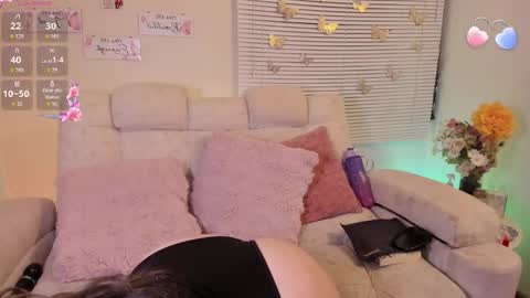 Sara Crowe online show from February 15, 2026, 7:27 am