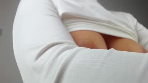 Snapshot of sara_daisy chatting on January 31, 2026, 7:11 pm Im Sara I am happy to be here online show from January 31, 2026, 7:11 pm