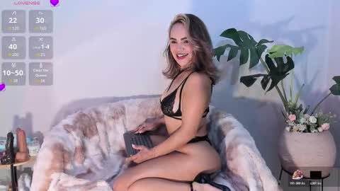 Snapshot of sara_fanny chatting on January 8, 2026, 8:55 pm Sara online show from January 8, 2026, 8:55 pm