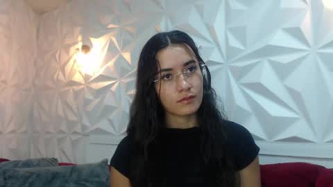 Snapshot of sara_hoffman_4 chatting on May 20, 2026, 12:00 pm Sara online show from May 20, 2026, 12:00 pm