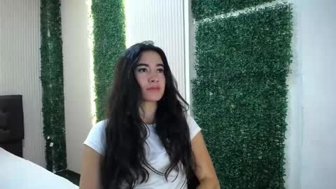 Snapshot of sara_hoffman_4 chatting on May 22, 2026, 11:27 am Sara online show from May 22, 2026, 11:27 am