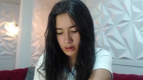 Snapshot of sara_hoffman_4 chatting on May 26, 2026, 1:07 pm Sara online show from May 26, 2026, 1:07 pm