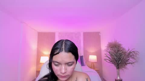 Snapshot of sara_jjones_ chatting on December 4, 2025, 7:44 pm Sara online show from December 4, 2025, 7:44 pm