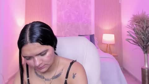 Snapshot of sara_jjones_ chatting on December 5, 2025, 7:43 pm Sara online show from December 5, 2025, 7:43 pm