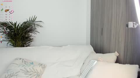 Sara  new account  give me thomb up  Follow me   help me reach 15k followers again   online show from December 23, 2024, 2:24 am