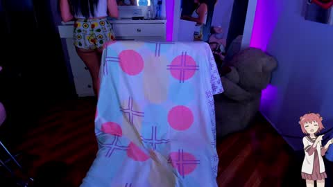 Snapshot of sara_leenn chatting on January 19, 2025, 8:29 am online show from January 19, 2025, 8:29 am