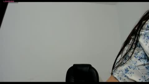 sara_len online show from November 23, 2025, 6:30 pm