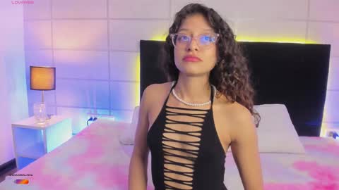 Snapshot of sara_mac_ chatting on January 15, 2026, 8:45 pm Sara online show from January 15, 2026, 8:45 pm