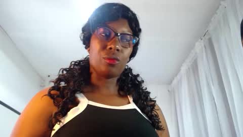 Snapshot of sara_marks chatting on April 27, 2026, 10:57 am S A R A online show from April 27, 2026, 10:57 am