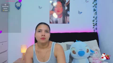 Snapshot of sara_mendez2_ chatting on February 4, 2026, 5:08 pm Sara Mendez online show from February 4, 2026, 5:08 pm