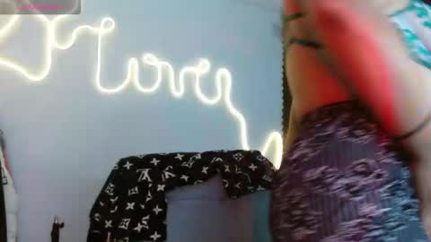 Snapshot of sara_morales17 chatting on October 22, 2025, 2:34 am sara online show from October 22, 2025, 2:34 am