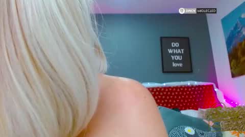 Snapshot of sara_naughtyw chatting on April 12, 2026, 10:37 pm katiasupreme online show from April 12, 2026, 10:37 pm