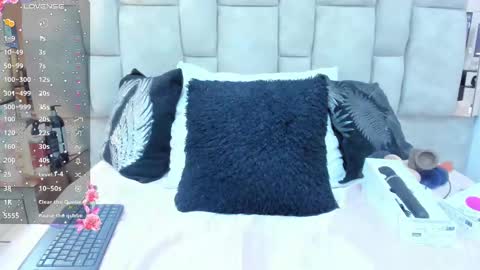 Snapshot of sara_puerta_ chatting on September 18, 2025, 7:49 pm Sara online show from September 18, 2025, 7:49 pm