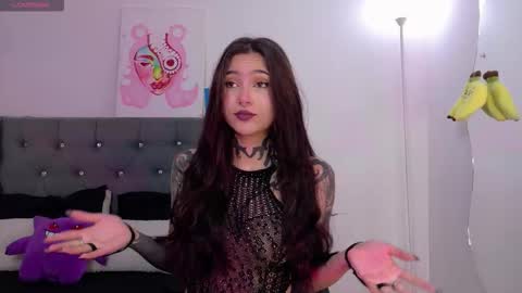 Snapshot of sara_queen9 chatting on October 27, 2025, 5:06 pm Sara online show from October 27, 2025, 5:06 pm