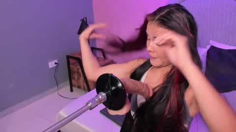 Sara  online show from May 19, 2026, 8:15 pm