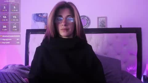 sara_roades online show from October 28, 2025, 11:18 pm