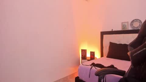 sara_roades online show from December 14, 2025, 2:11 pm