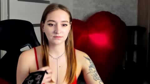 Snapshot of sara_rossse chatting on February 14, 2026, 6:37 pm Sara online show from February 14, 2026, 6:37 pm