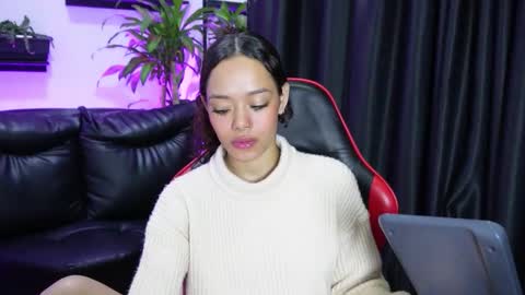 sara  online show from December 4, 2025, 2:26 pm