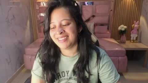Sara T. online show from July 14, 2026, 1:06 pm