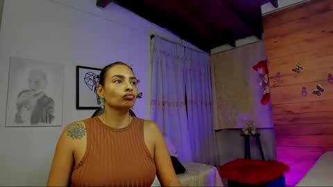 Snapshot of sara_thompson01 chatting on January 7, 2026, 5:54 am SARA online show from January 7, 2026, 5:54 am